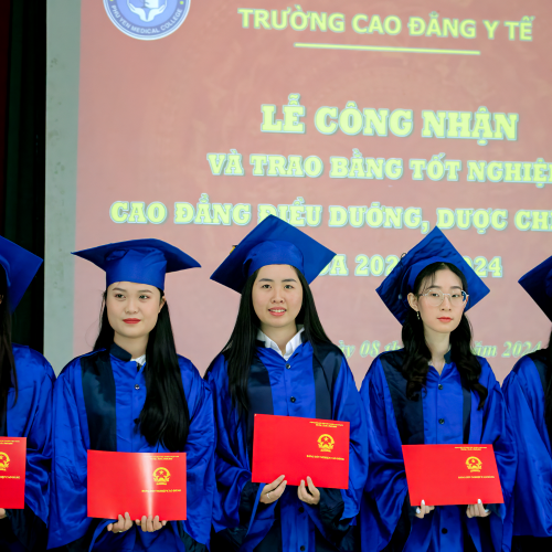 LỄ CÔNG NHẬN VÀ TRAO BẰNG TỐT NGHIỆP CAO ĐẲNG NGÀNH ĐIỀU DƯỠNG, DƯỢC CHÍNH QUY KHÓA 2021 - 2024