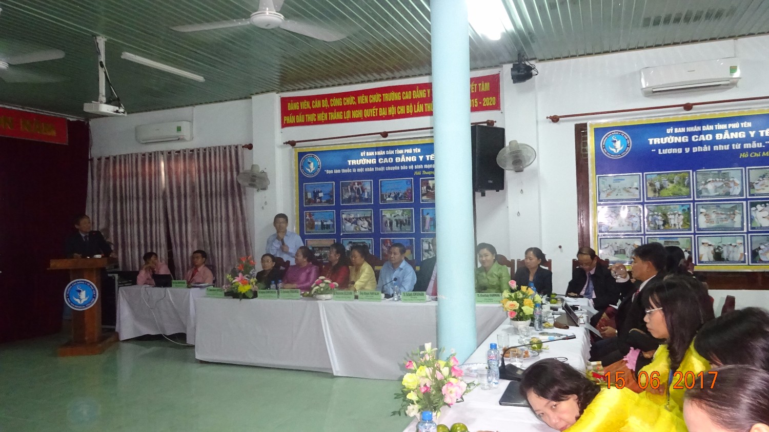Đoàn Bộ Y tế Lào thăm và làm việc Tại trường Cao đẳng Y tế Phú Yên