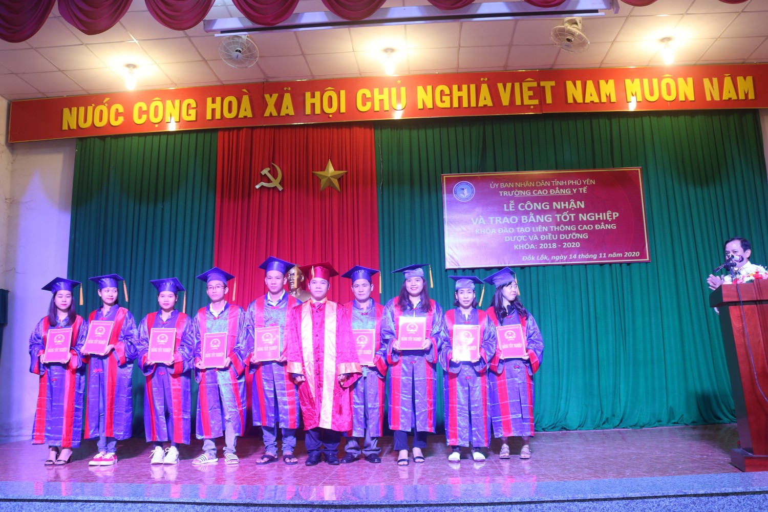 Lễ tốt nghiệp và trao bằng lớp liên kết Đắk Lắk (2018-2020)